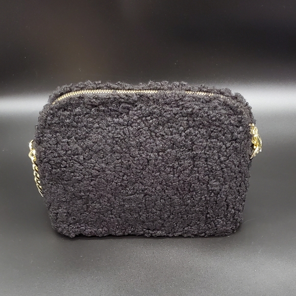 🎉SOLD👜 Steve Madden Faux Sherpa Crossbody - Picture 5 of 11